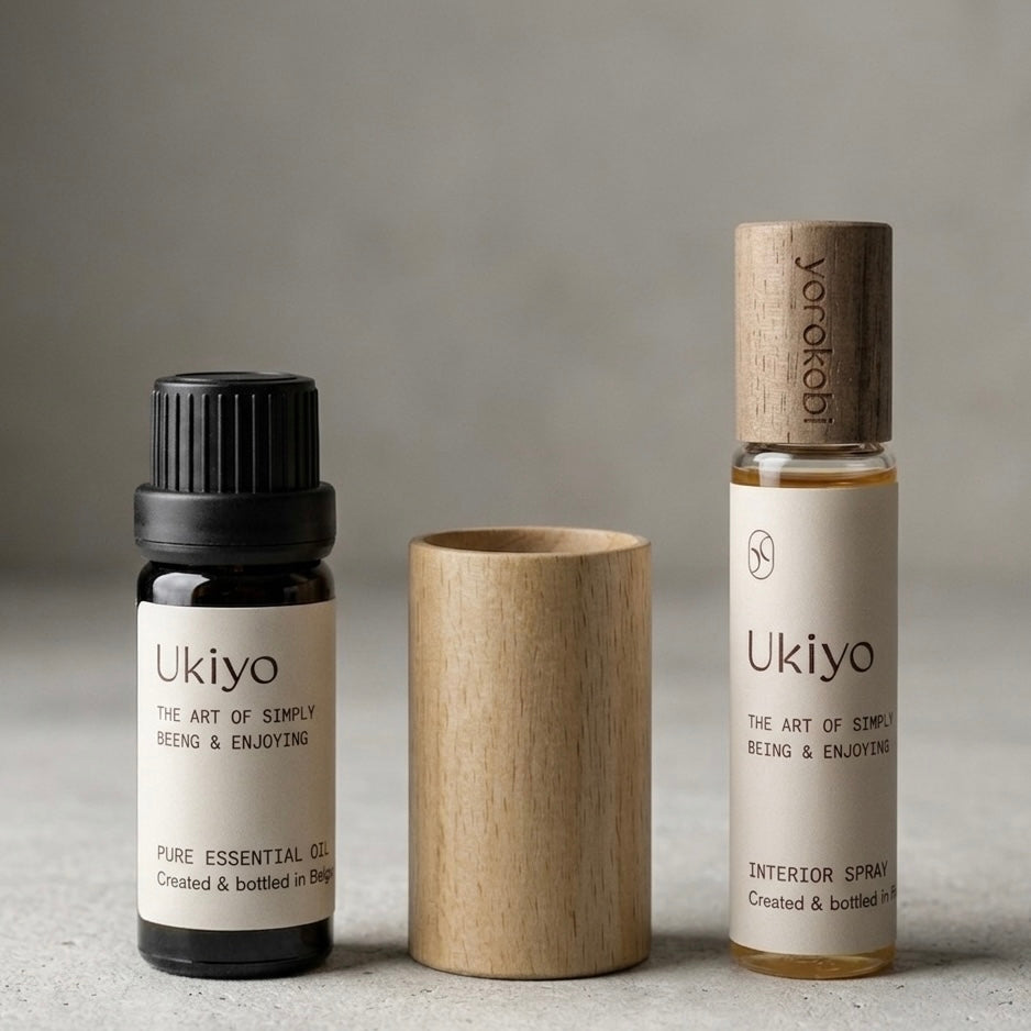 Ukiyo Interior Spray 40 ml + Ukiyo Essential Oil Blend 11 ml & Free Mini Wooden Diffuser